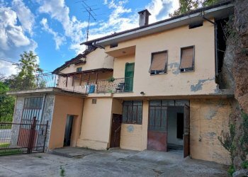 Facciata - Casa indipendente via Valdieri, 52, Borgo San Dalmazzo - foto 1