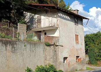 Facciata - Casa indipendente via Valdieri, 52, Borgo San Dalmazzo - foto 2