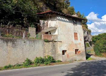 Facciata - Casa indipendente via Valdieri, 52, Borgo San Dalmazzo - foto 5