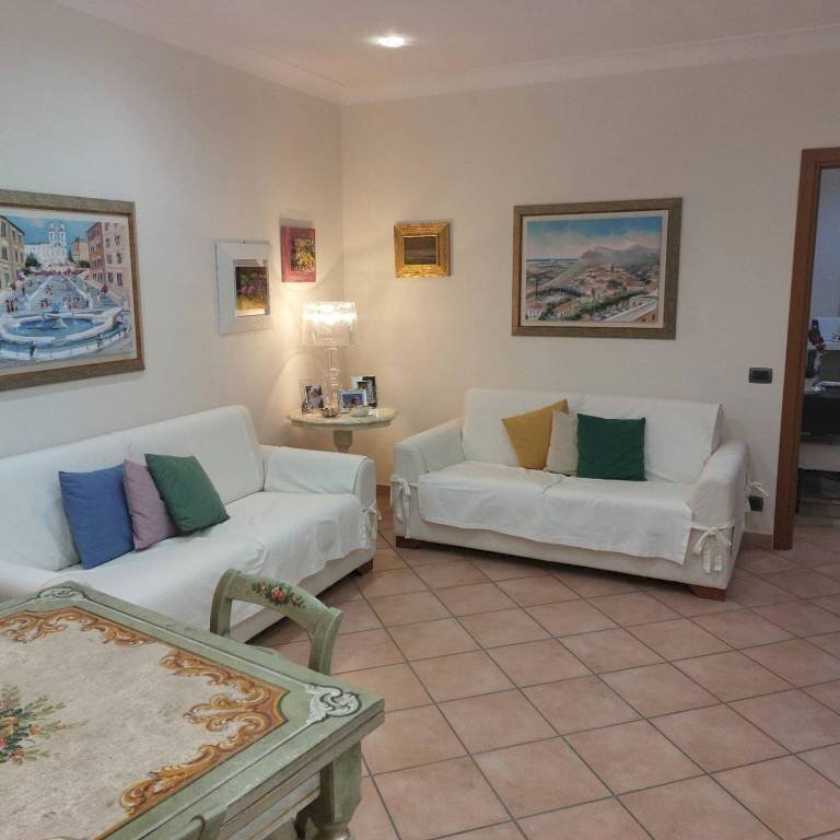 Salone - Trilocale via Gravina di Puglia, Roma - foto 2