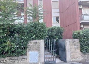 Facciata - Trilocale via Gravina di Puglia, Roma - foto 18