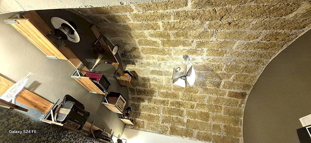 Interno palazzo - Negozio via Vincenzo Madonia, 107, Terrasini - foto 3