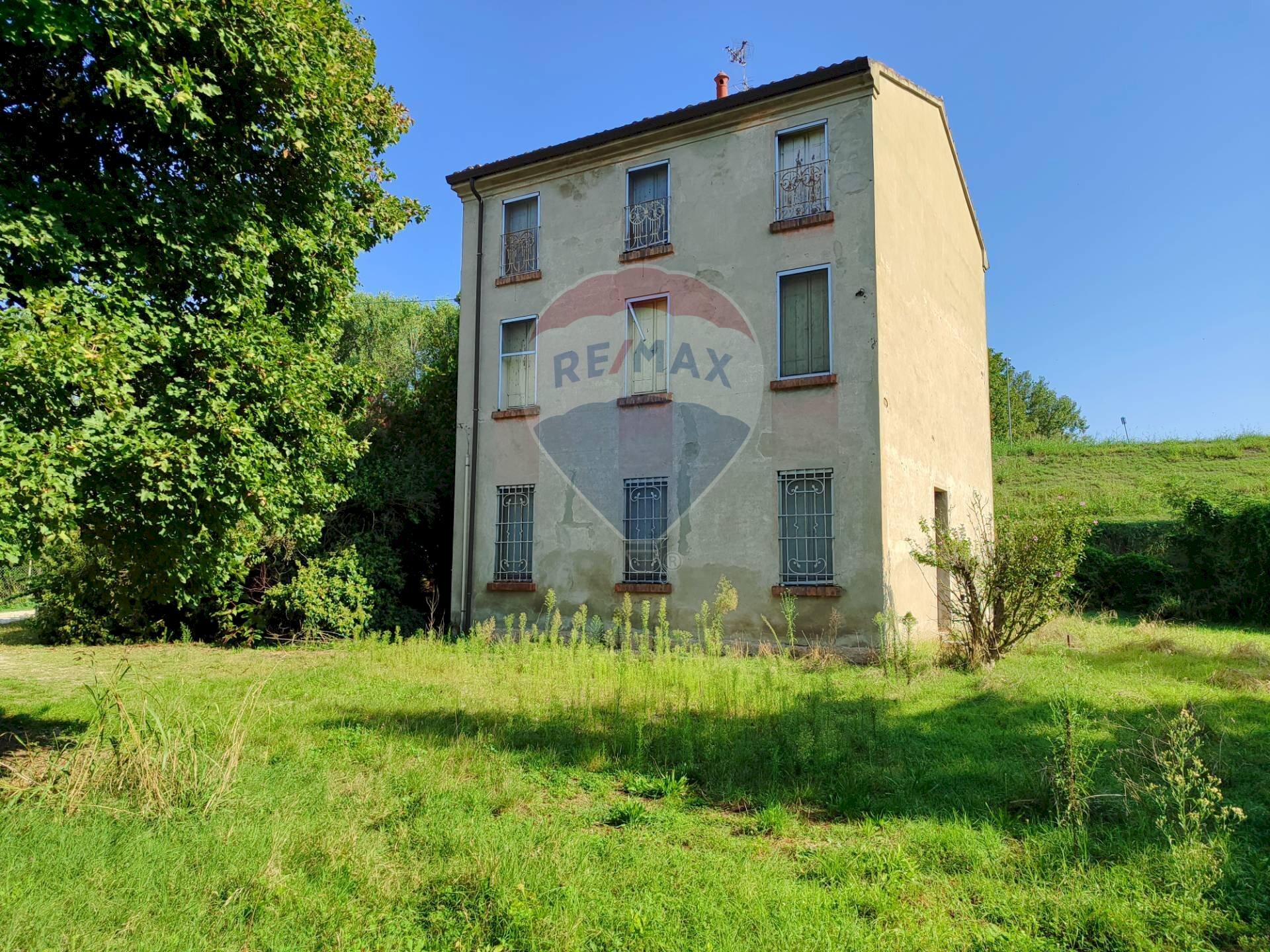 Casa all\'aperto - Casa indipendente Via Argine Po
 
36, Sermide e Felonica - foto 1