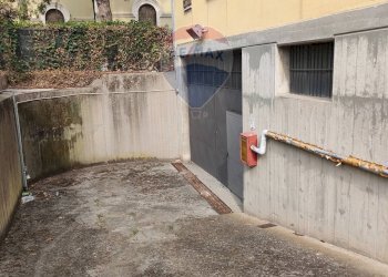 Edificio all\'aperto - Locale Commerciale Mantova - foto 18