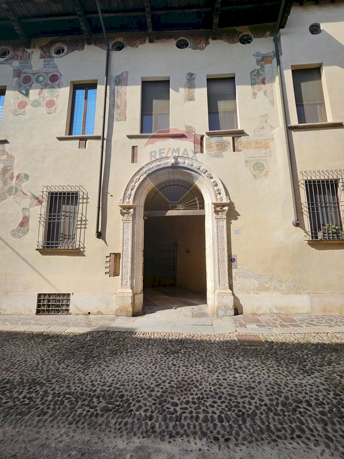 Edificio all\'aperto - Attico via F.lli Bandiera
 
17, Mantova - foto 1