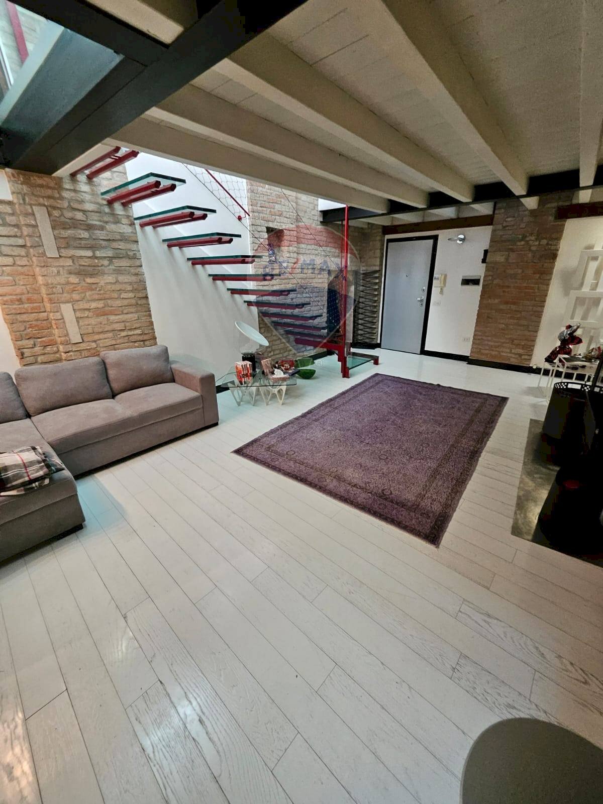 Soggiorno - Attico via F.lli Bandiera
 
17, Mantova - foto 2