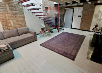 Soggiorno - Attico via F.lli Bandiera
 
17, Mantova - foto 2