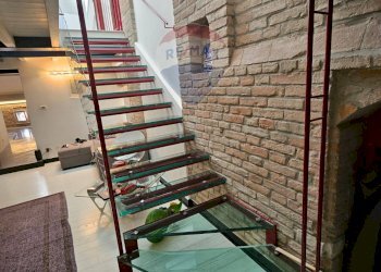 Scale - Attico via F.lli Bandiera
 
17, Mantova - foto 4