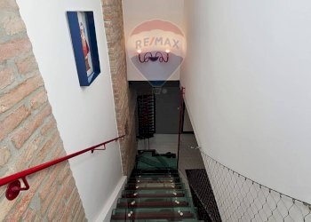 Scale - Attico via F.lli Bandiera
 
17, Mantova - foto 11