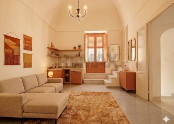 Soggiorno - Independent house Via Nazario Sauro
 
65-67, Bari - photo 3