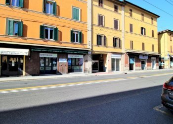 Negozio via Andrea Costa, Bologna (zona Costa Saragozza) - foto 1