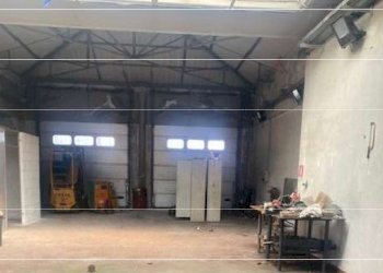 4.jpg - Commercial Premises at auction Via Trieste 4, Follo - photo 2