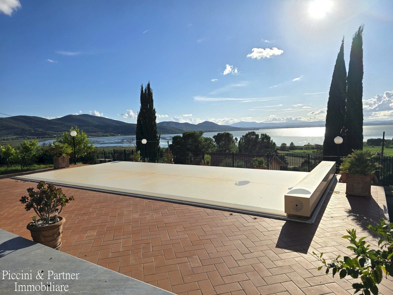 01.jpg - Villa Via dei Romani, Magione - foto 1