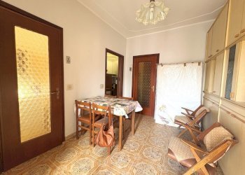 zona giorno-notte - One-room apartment Borghetto Santo Spirito - photo 3