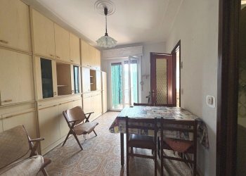 zona giorno-notte - One-room apartment Borghetto Santo Spirito - photo 4