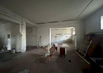 eb26b786-93f0-46da-8cce-acd4d15776d0.jpg - Locale Commerciale Sarzana - foto 4