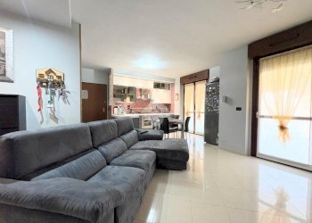 Quadrilocale Via Aldo Moro, La Loggia - foto 11