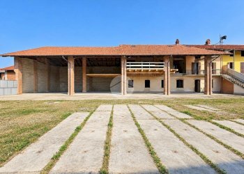 Independent house Via IV Novembre, Caluso - photo 1