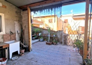 Casa indipendente Mondragone - foto 1