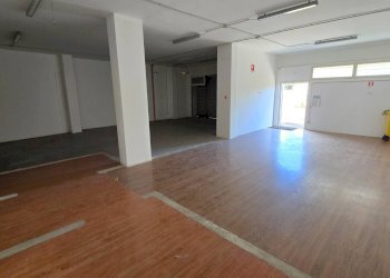 Foto 5 - Warehouse Via Luzzatti
 
15, Bari - photo 5