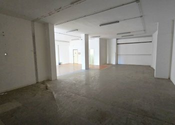 Foto 7 - Warehouse Via Luzzatti
 
15, Bari - photo 7