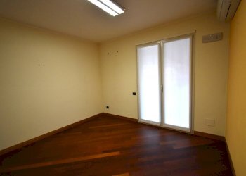 Foto 11 - Three-room apartment Via Zappello
 
1, Villa d'Adda - photo 11