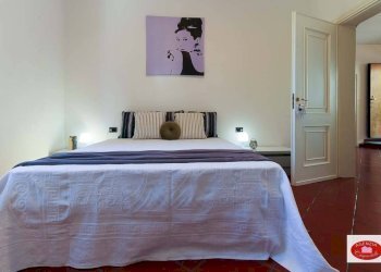 Camera matrimoniale - Casa semi indipendente Località Mezzano
 
14, Stella - foto 5