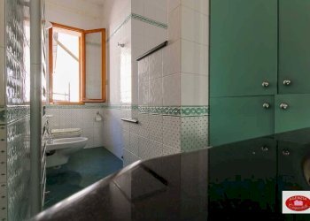 Bagno con box doccia - Casa semi indipendente Località Mezzano
 
14, Stella - foto 19