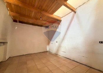 Stanza vuota - Rustico Vicolo Gariboldi
 
6, Bisuschio - foto 15