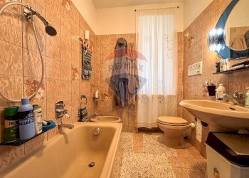 Bagno - Casa semi indipendente via Saltrio
 
29, Viggiù - foto 11