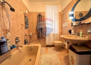 Bagno - Casa semi indipendente via Saltrio
 
29, Viggiù - foto 12