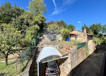 Giardino - Casa semi indipendente via Saltrio
 
29, Viggiù - foto 17