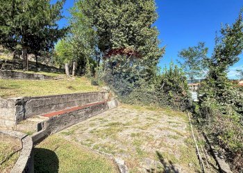 Giardino - Casa semi indipendente via Saltrio
 
29, Viggiù - foto 19