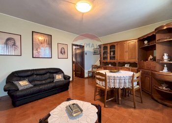 Sala da pranzo - Casa semi indipendente via Saltrio
 
29, Viggiù - foto 23