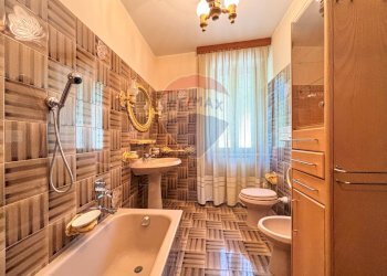 Bagno - Casa semi indipendente via Saltrio
 
29, Viggiù - foto 29