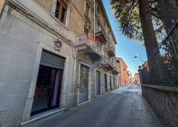 Edificio all\'aperto - Negozio Via Roma
 
74, Viggiù - foto 4