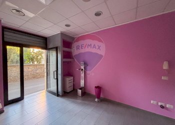 Stanza vuota - Negozio Via Roma
 
74, Viggiù - foto 5