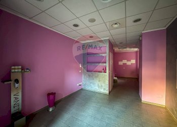 Stanza vuota - Negozio Via Roma
 
74, Viggiù - foto 15