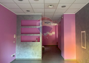 Hall / corridoio - Negozio Via Roma
 
74, Viggiù - foto 16