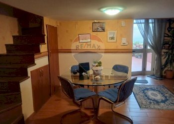 Sala da pranzo - Quadrilocale PIAZZA NICOLA ROMANO
 
14, Napoli - foto 11