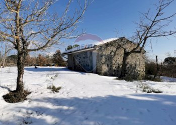 Edificio all\'aperto - Rustico C.da Serra Pizzuta
 
19, Nicolosi - foto 1