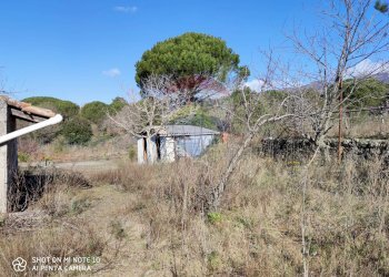 Vista delle montagne - Rustico C.da Serra Pizzuta
 
19, Nicolosi - foto 7