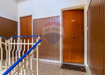 Hall / corridoio - Trilocale Villaggio II Zia Lisa
 
117, Catania - foto 15