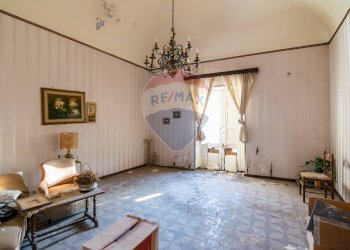 Soggiorno - Casa indipendente Via Piccione
 
33, Biancavilla - foto 12