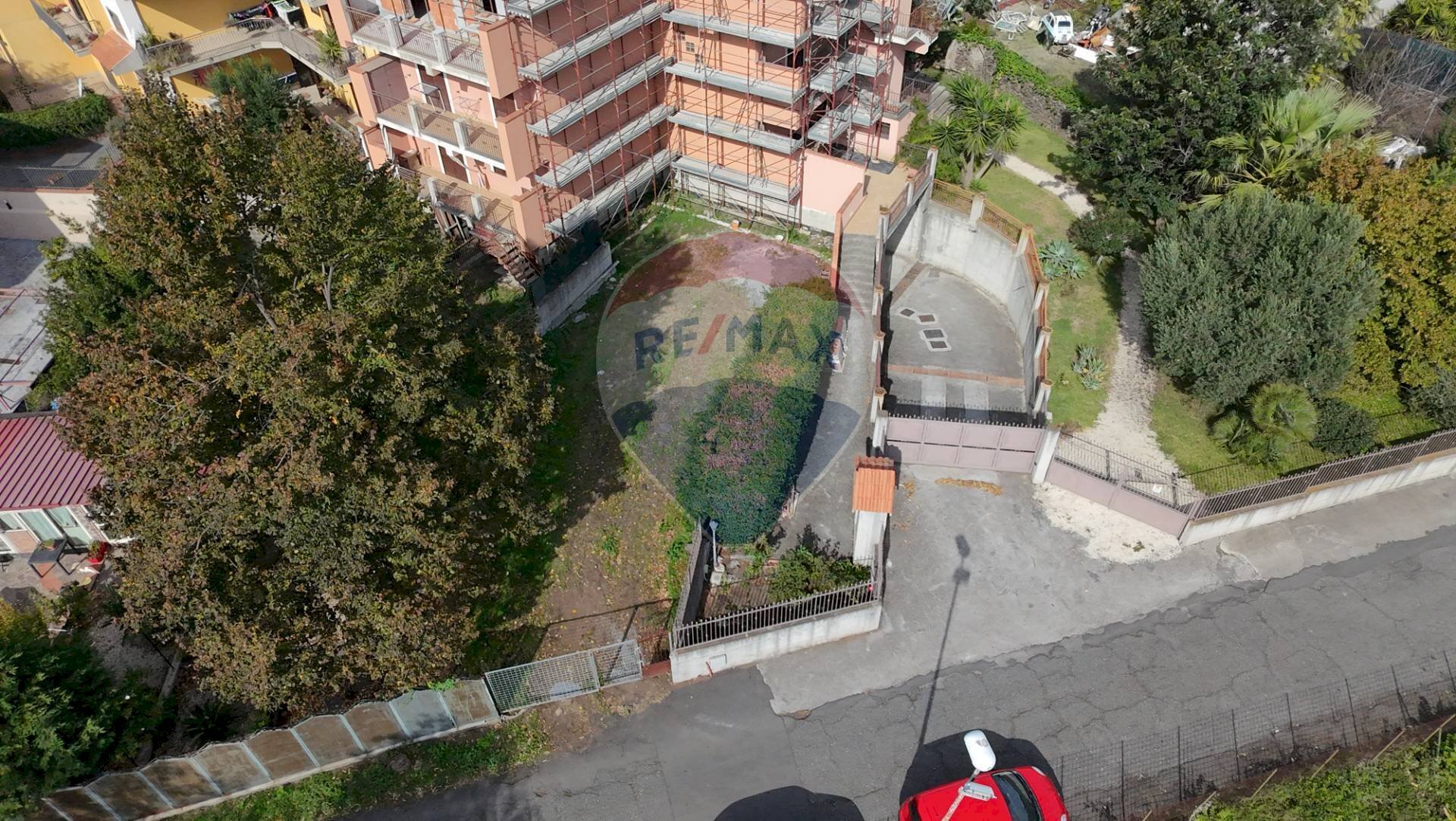 Edificio all\'aperto - Terreno edificabile Via Trappeto
 
snc, Valverde - foto 1