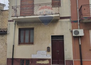 Edificio all\'aperto - Casa indipendente Via Vittorio Veneto
 
646, Grammichele - foto 1