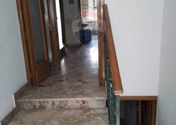 Scale - Casa indipendente Via Vittorio Veneto
 
646, Grammichele - foto 3