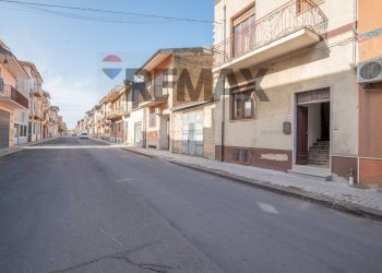 Edificio all\'aperto - Independent house Via Vittorio Veneto
 
646, Grammichele - photo 3
