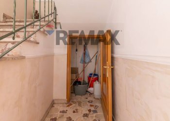 Scale - Independent house Via Vittorio Veneto
 
646, Grammichele - photo 13