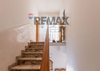 Scale - Independent house Via Vittorio Veneto
 
646, Grammichele - photo 30
